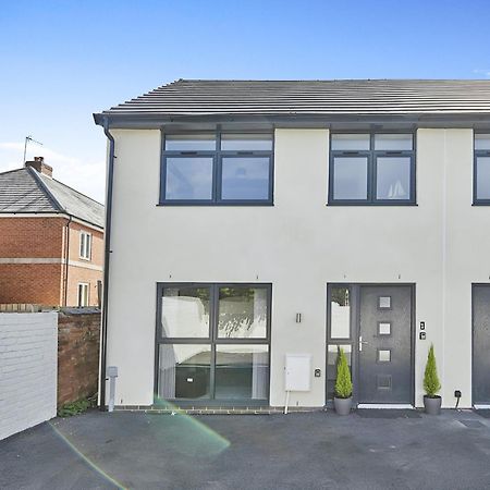 Modern Home In Derby City Centre - Free Gated Parking Екстер'єр фото