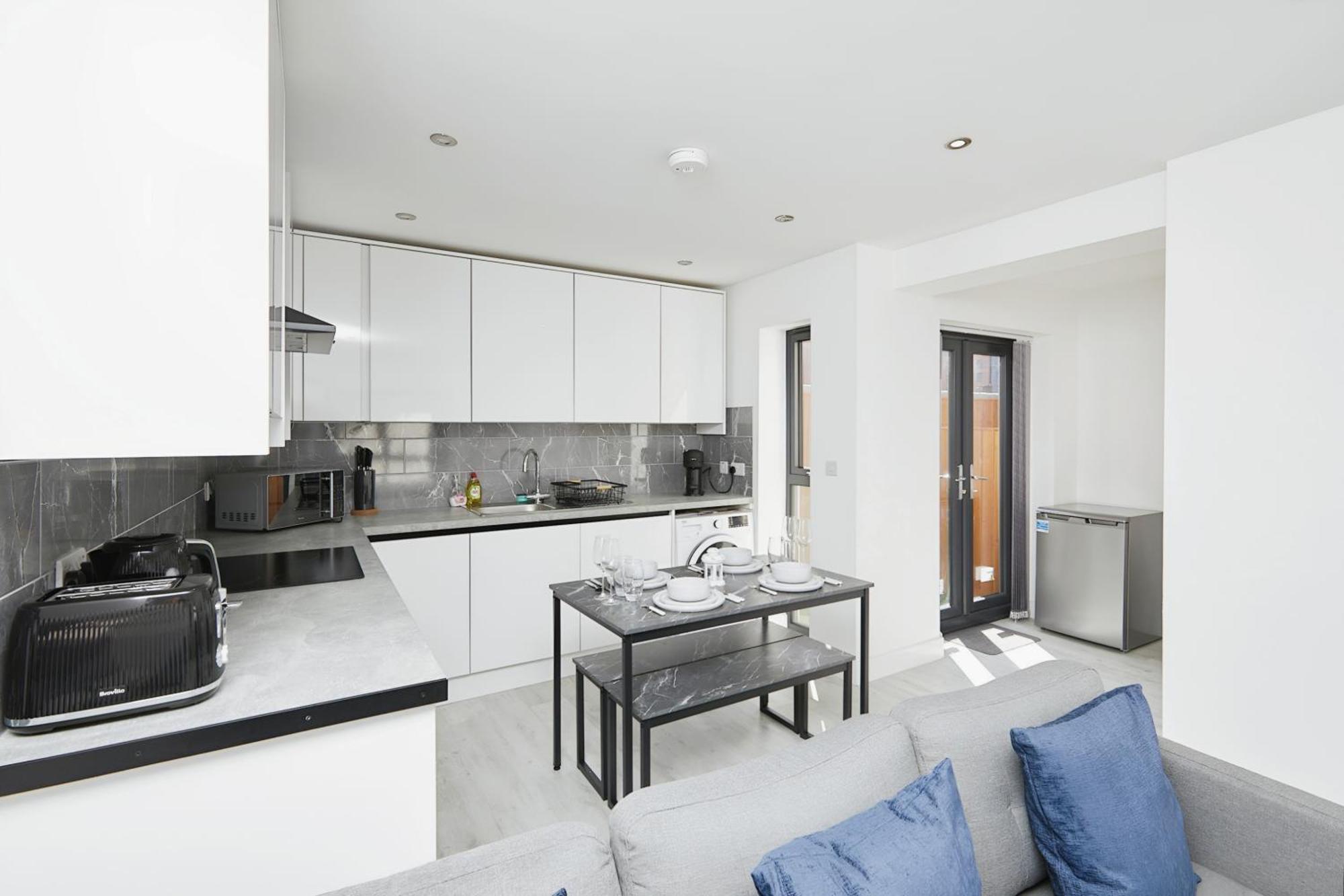 Modern Home In Derby City Centre - Free Gated Parking Екстер'єр фото
